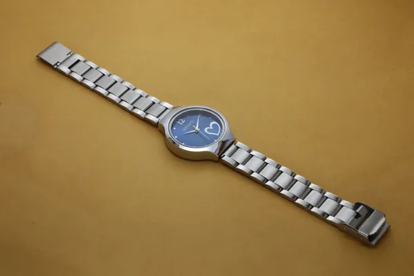 Silver_Stainless_Steel_Quartz_Analog_Watch_For_Girls
