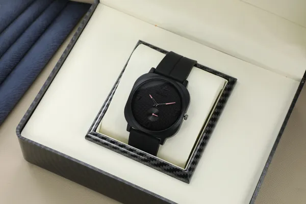 Black_Silicone_Quartz_Analog_Watch_For_Men