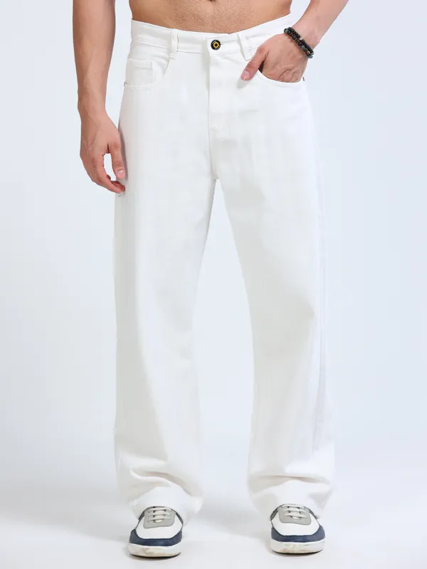 White_Relaxed_Baggy_Loose_Fit_Denim_For_Men