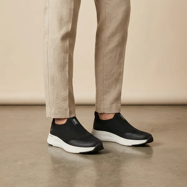 Black_Skechers_Laceless_Sports_Shoes_For_Men