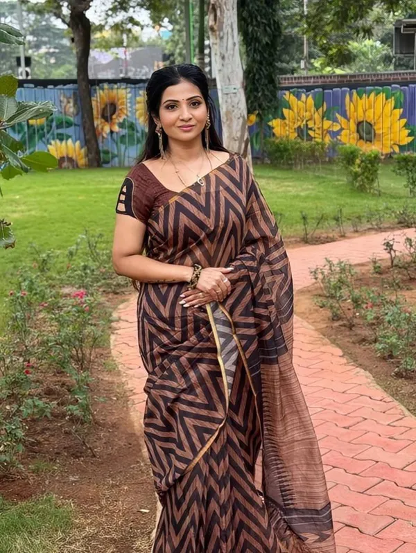 Terracotta_And_Black_Zigzag_Print_Chanderi_Cotton_Saree_|_With_Blouse_Piece