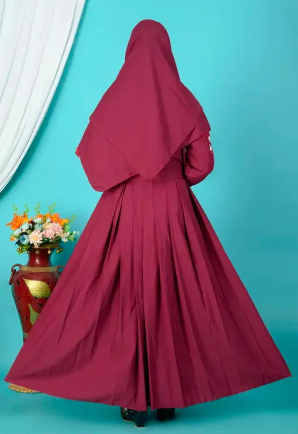 Maroon_Embroidery_Abaya_Burqua_With_Free_Nosepiece_Belt_And_Dupatta_70_30_For_Women