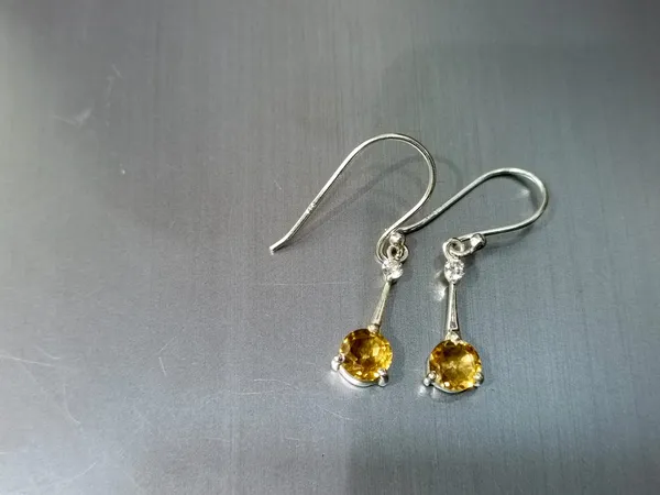 925_silver_minimal_Citrin_earrings_