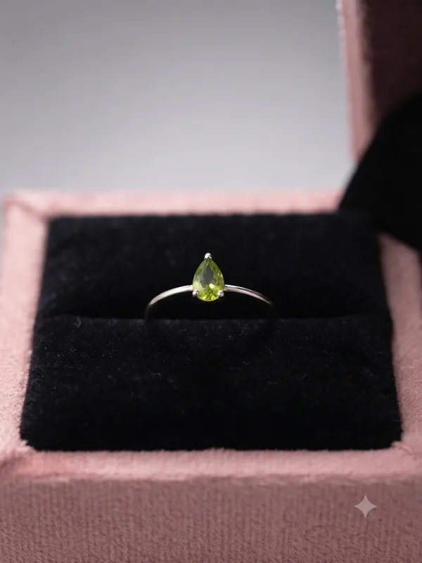 925_Silver_JewelleryElegant_Peridot_Pear_shape_ring