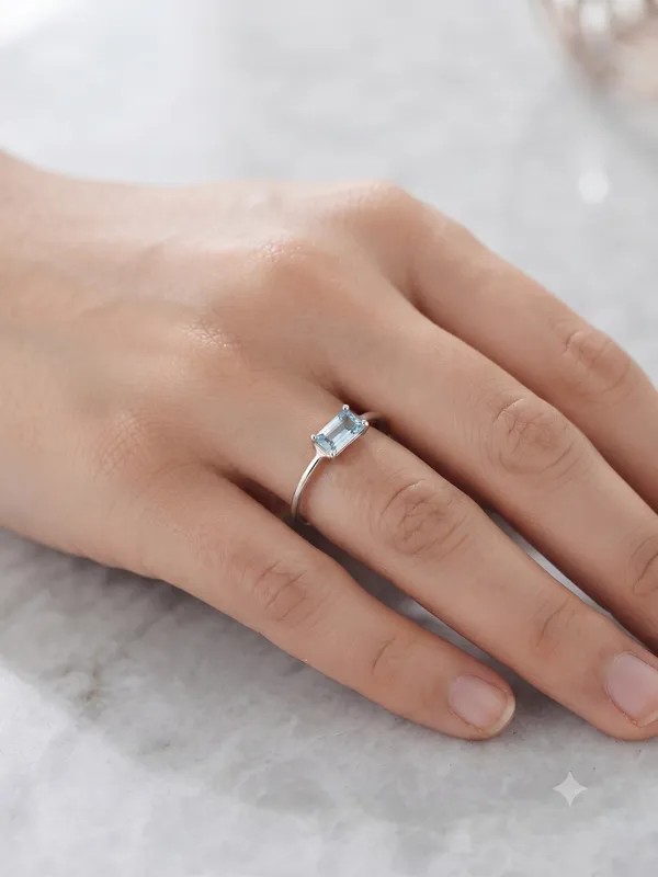 925_Silver_Jewellery_Eleganat_Blue_topaz_Ring