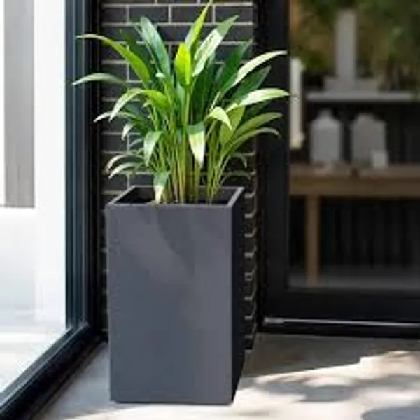 White__Polymer_Plastic_Planter_For_Home_Decor,Plantation_And_Decorative_Item