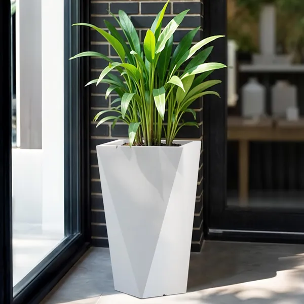 White_Polymer_Plastic_Planter_For_Home_Decor,Plantation_And_Decorative_Item