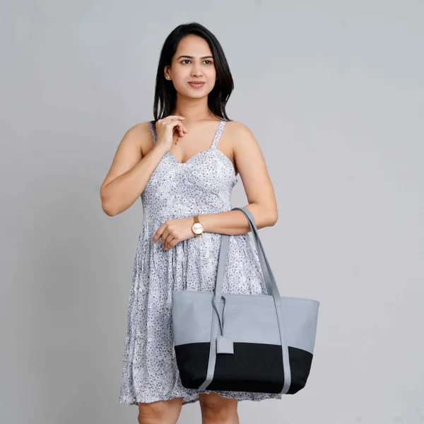 Light_Blue_Light_Weight_Faux_Leather_Tote_Bag_For_Women