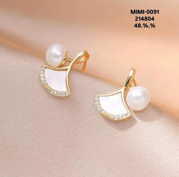 White_Alloy_Premium_&_Fancy_Design_Golden_Fan_Shaped_Earring_For_Women