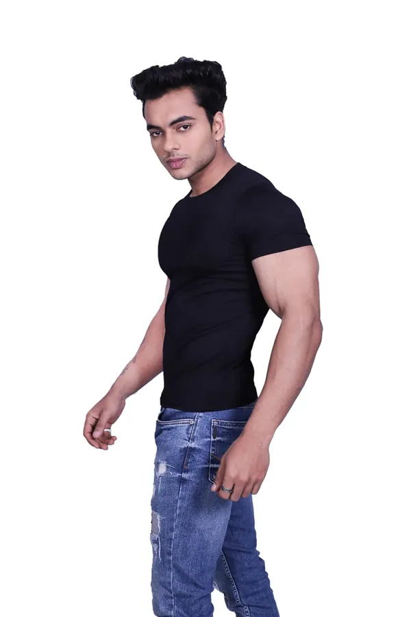 Black_Premium_Round_Neck_Cotton_Blend_T-Shirt_For_Mens