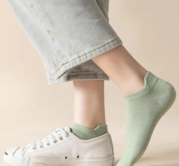 Multicolor_Premium_Girls_Cotton_Ankle_Socks_For_Adults_(Pack_Of_8)