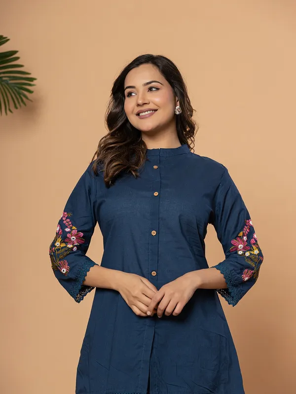 Women_Embroidered_Cotton_Co-ord_Set_with_Straight_Pant
