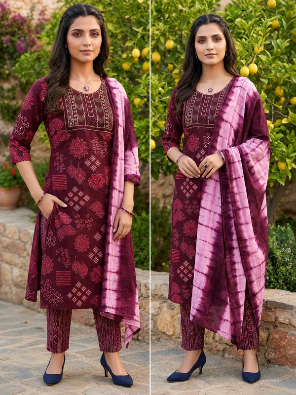 Women's_Elegant_Foil_Print_Kurta_set_With_Dupatta