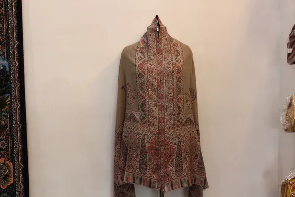 Embroidered_Pashmina_Shawl_In_Beige_And_Rust_Tones