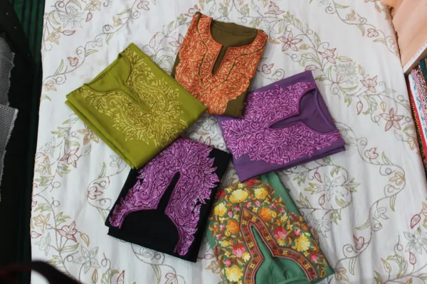 Purple_Georgette_Embroidered_Kashmiri_Pharan