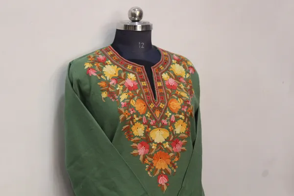 Green_Kashmiri_Embroidered_Woolen_Kurti_With_Floral_Aari_Work