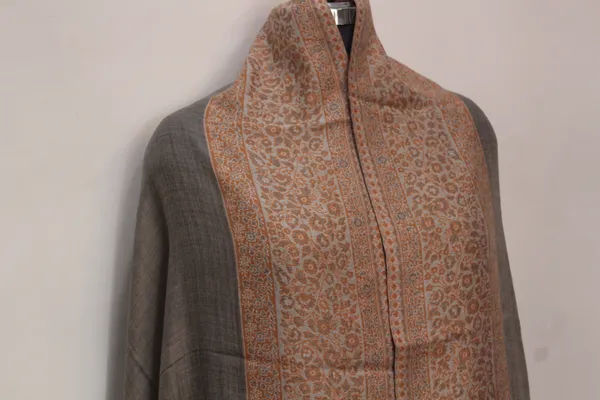 Light_Grey_Embroidered_Woolen_Shawl_With_Pashmina_Border