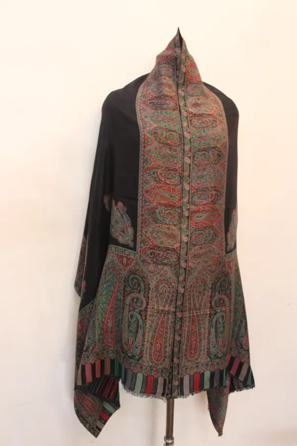 Black_Traditional_Kashmiri_Embroidery_Shawl_For_Women