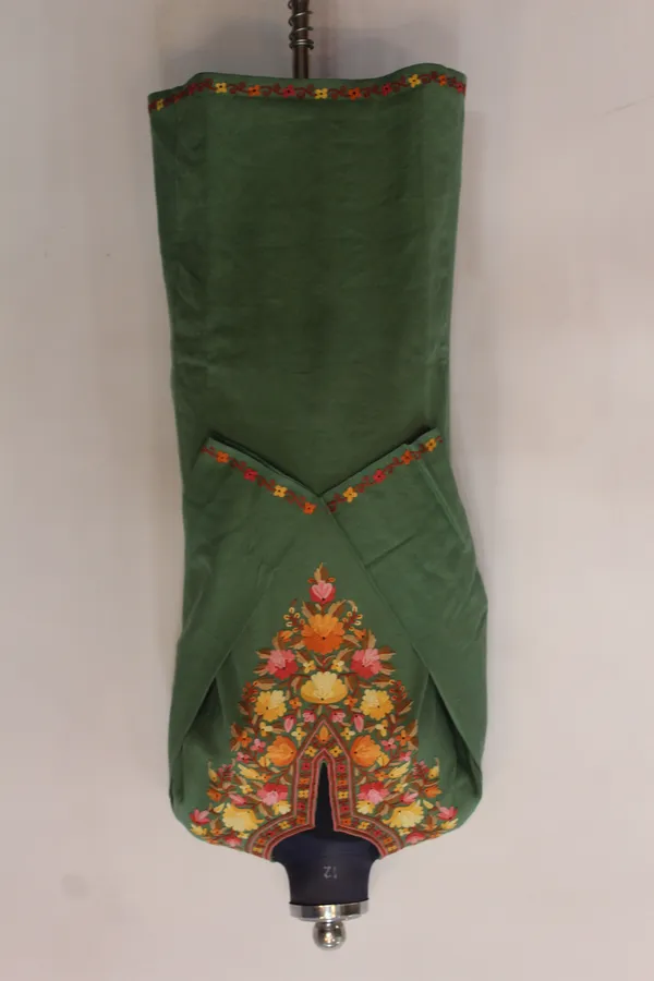 Green_Kashmiri_Embroidered_Woolen_Kurti_With_Floral_Aari_Work