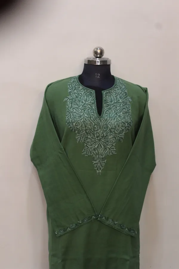 Green_Embroidered_Ethnic_Kurta_For_Women