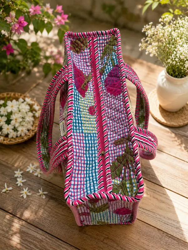 Medium_Floral_Botanical_Checked_Tote_Bag_