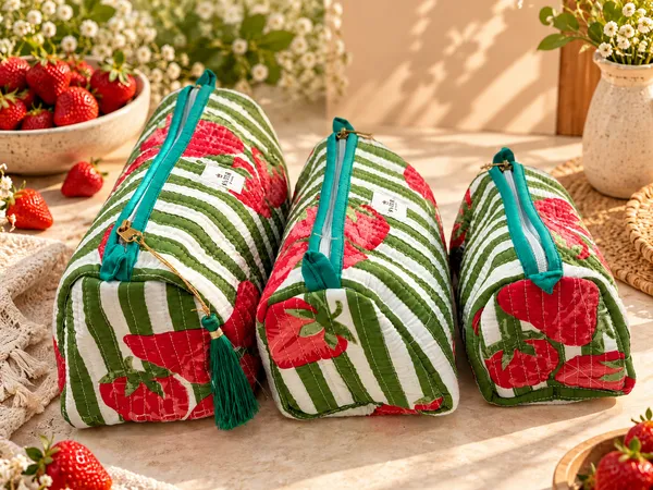 Green_Stripe_Strwaberry_Pouch_Set_Of_3