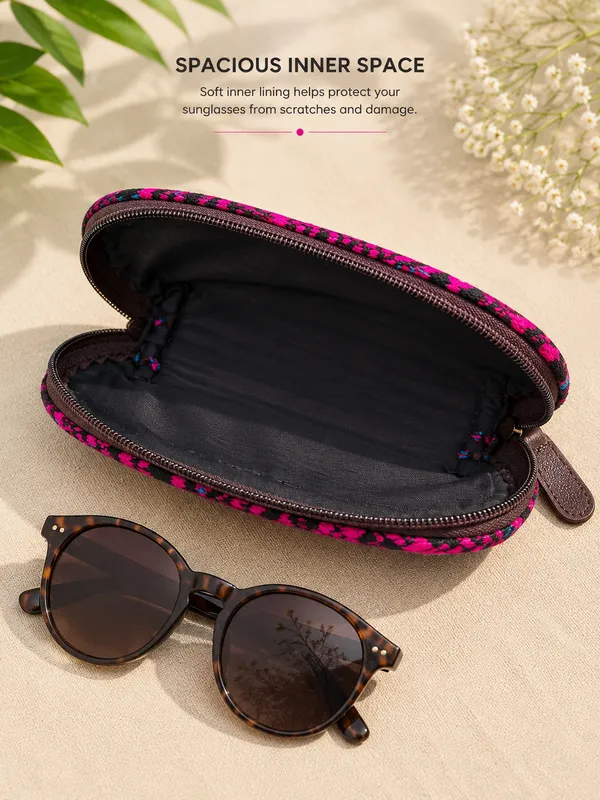 Magenta_&_Black_Crochet_Sunglass_Case