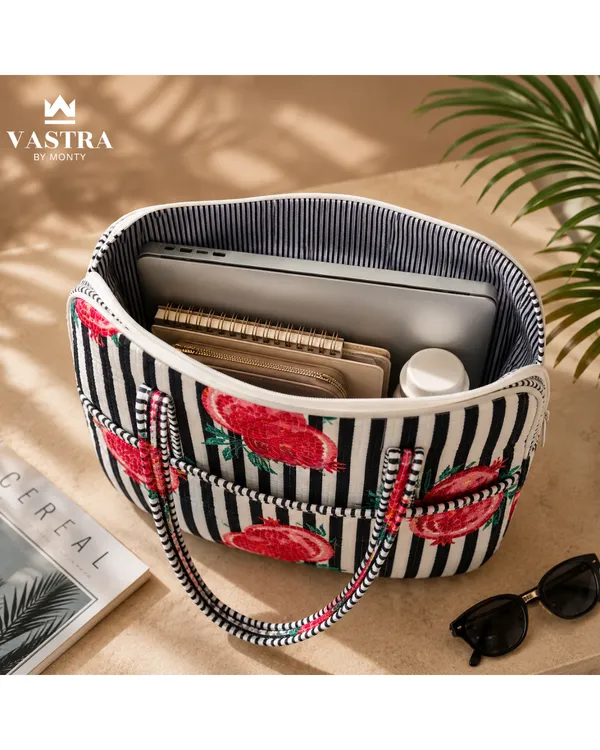 Pomegranate_Black_Stripes_Laptop_Bag_by_Vastra_by_Monty