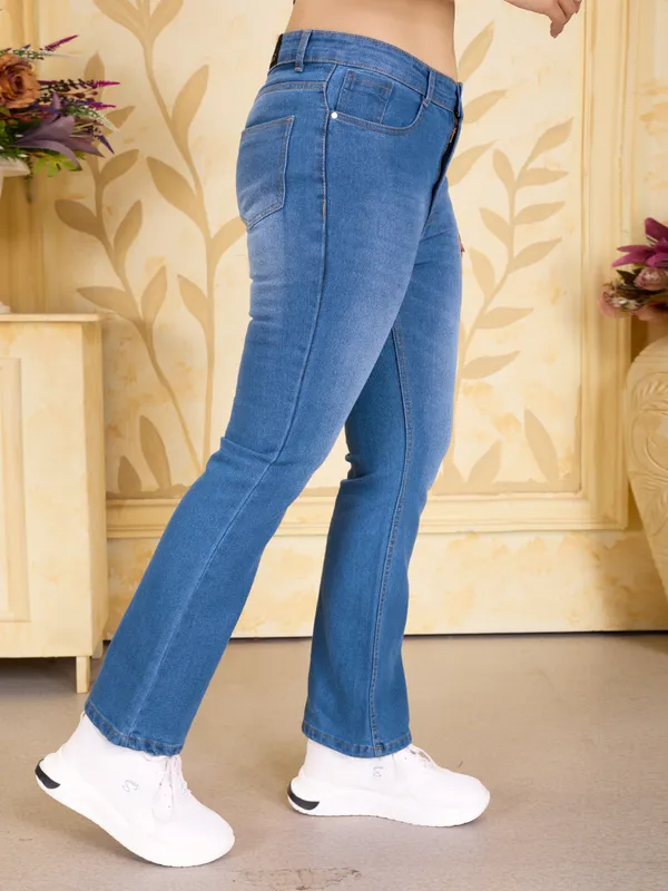 Light_Blue_Denim_Jeans_For_Women