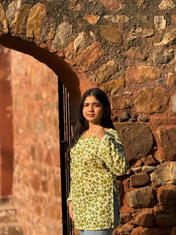 Green_Floral_Printed_Cotton_Kurti_With_Lace_Detailing_For_Women