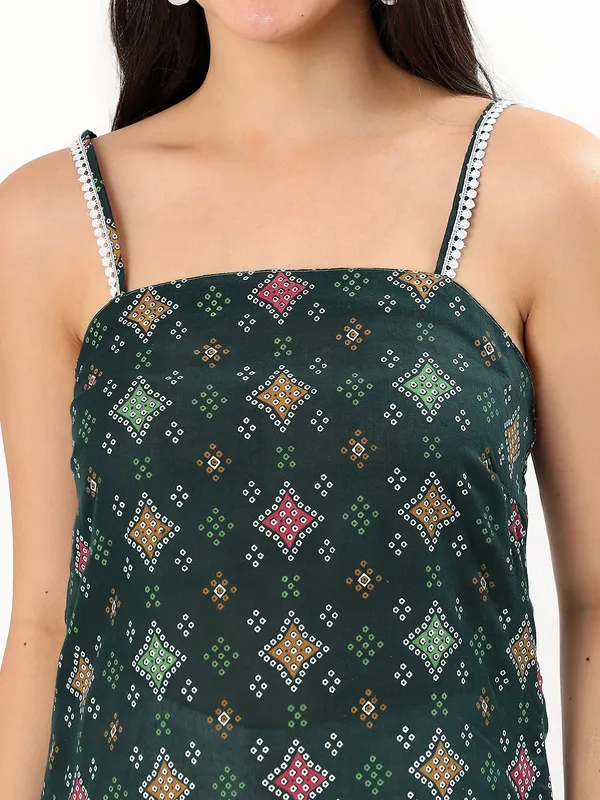 Green_Printed_Strappy_Cotton_Top_For_Women