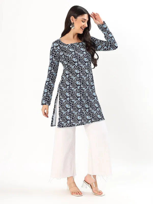 Navy_Blue_Floral_Printed_Cotton_Kurti_For_Women