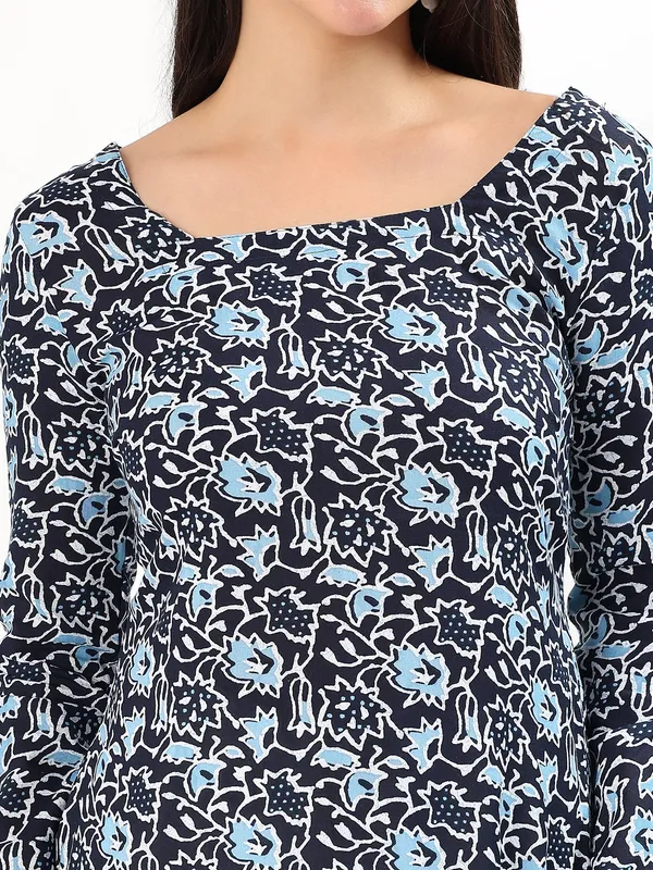 Navy_Blue_Floral_Printed_Cotton_Kurti_For_Women