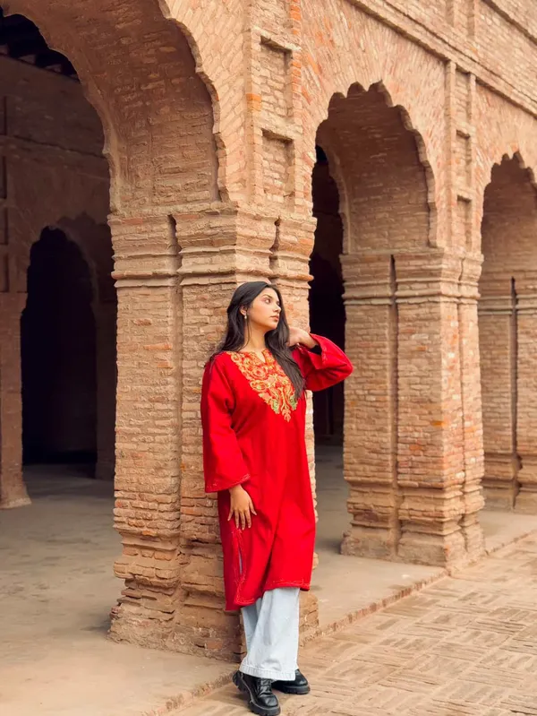 Bright_Red_Kashmiri_Pheran_Embroidered_With_Multicolor_Threads_Elegant_Ethnic_Wear_For_Women