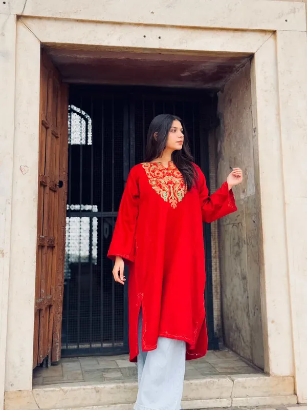 Bright_Red_Kashmiri_Pheran_Embroidered_With_Multicolor_Threads_Elegant_Ethnic_Wear_For_Women