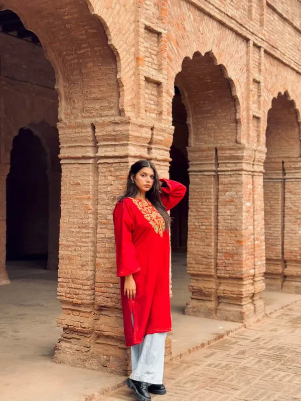Bright_Red_Kashmiri_Pheran_Embroidered_With_Multicolor_Threads_Elegant_Ethnic_Wear_For_Women