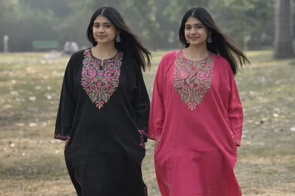 Bright_Pink_And_Black_Kashmiri_Embroidered_Kurti_Classic_Ethnic_Wear_For_Everyday_Elegance_For_Women_Pack_Of_2
