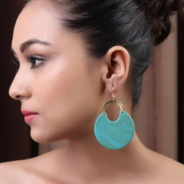 Green_And_Gold_Gold_The_Moon_Crescendo_Earring_For_Women