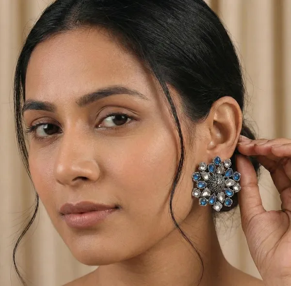 Multicolor_Metal_The_Pearl_Hive_Studs_For_Women