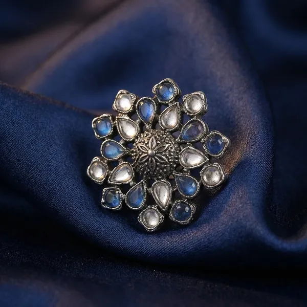 Multicolor_Metal_The_Pearl_Hive_Studs_For_Women