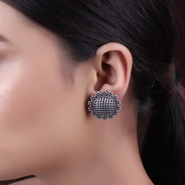 Multicolor_Brass_The_Mesh_-_Silver_Look_Alike_Stud_For_Women
