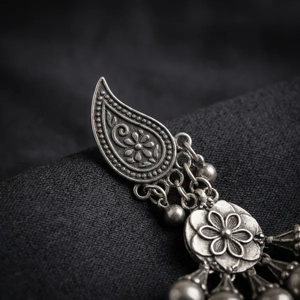 Silver_And_White_Metal_The_Anokhi_Adakari_Earrings_For_Women