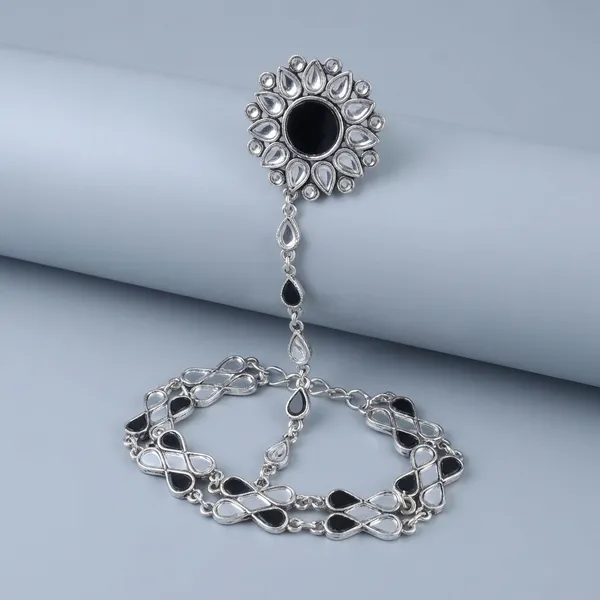 White_Metal_Mehr_Hathphool_For_Women