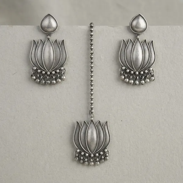 Multicolor_Brass_The_Silver_Lotus_Maang_Tika_Earring_Set_For_Women