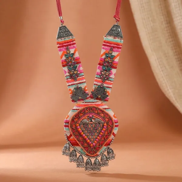 Multicolor_Metal_Hues_Of_Neckpiece_For_Women