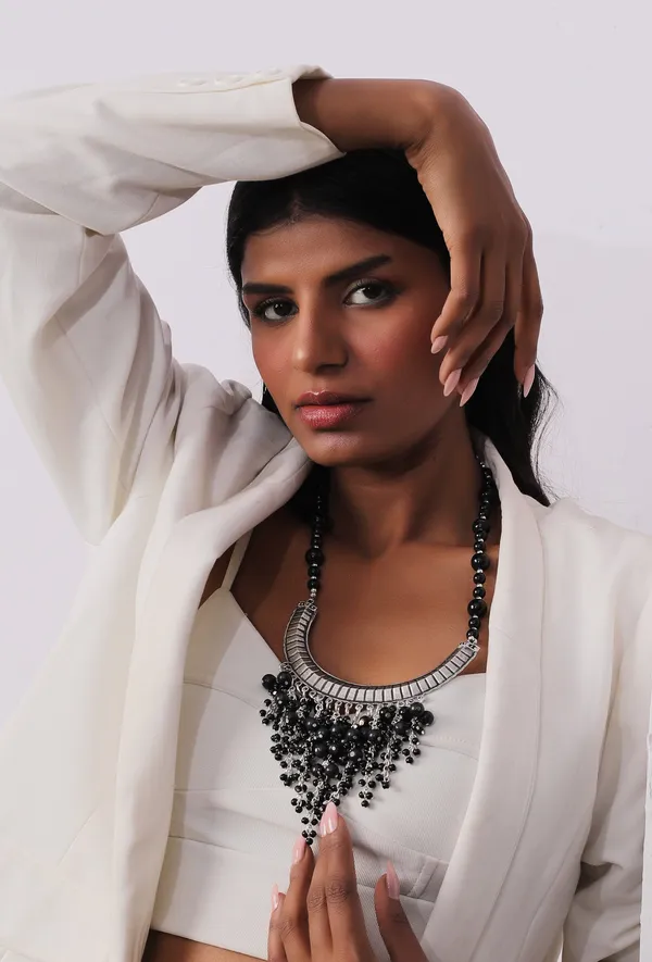 Multicolor_Metal_The_Hasli_Beaded_Panicle_Necklace_For_Women