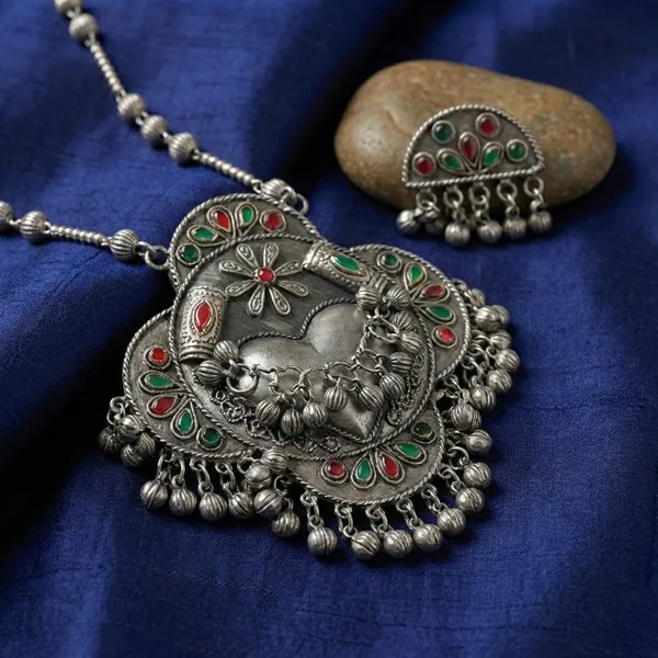 Multicolor_Metal_The_Gutsy_Metallic_Trinky_Heart_Necklace_Set_Stone_For_Women