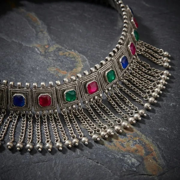 Multicolor_Metal_The_Dreamy_Tikler_Amulet_Choker_Set_For_Women
