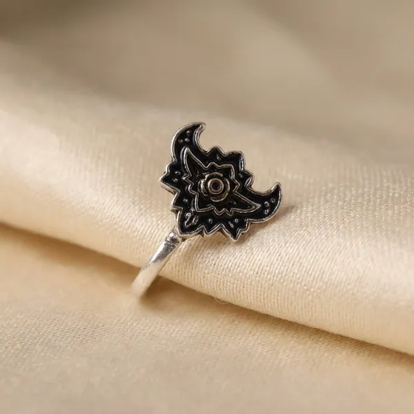 Multicolor_Silver_The_Huntsman_Nose_Pin_For_Women