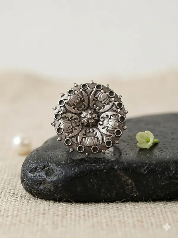 Silver_And_Red_Brass_The_Bewitching_Bouquet_Brass_Ring_For_Women